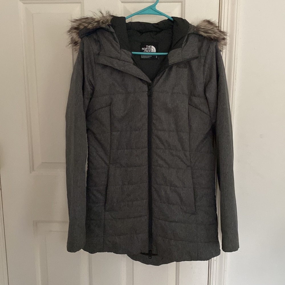 ✨gray North Face parka✨